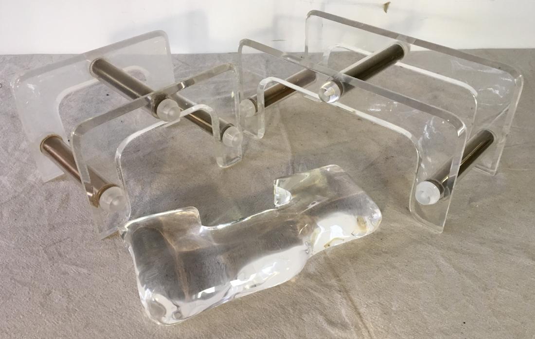 Lot of Sculptural Lucite Items (1 of 3)