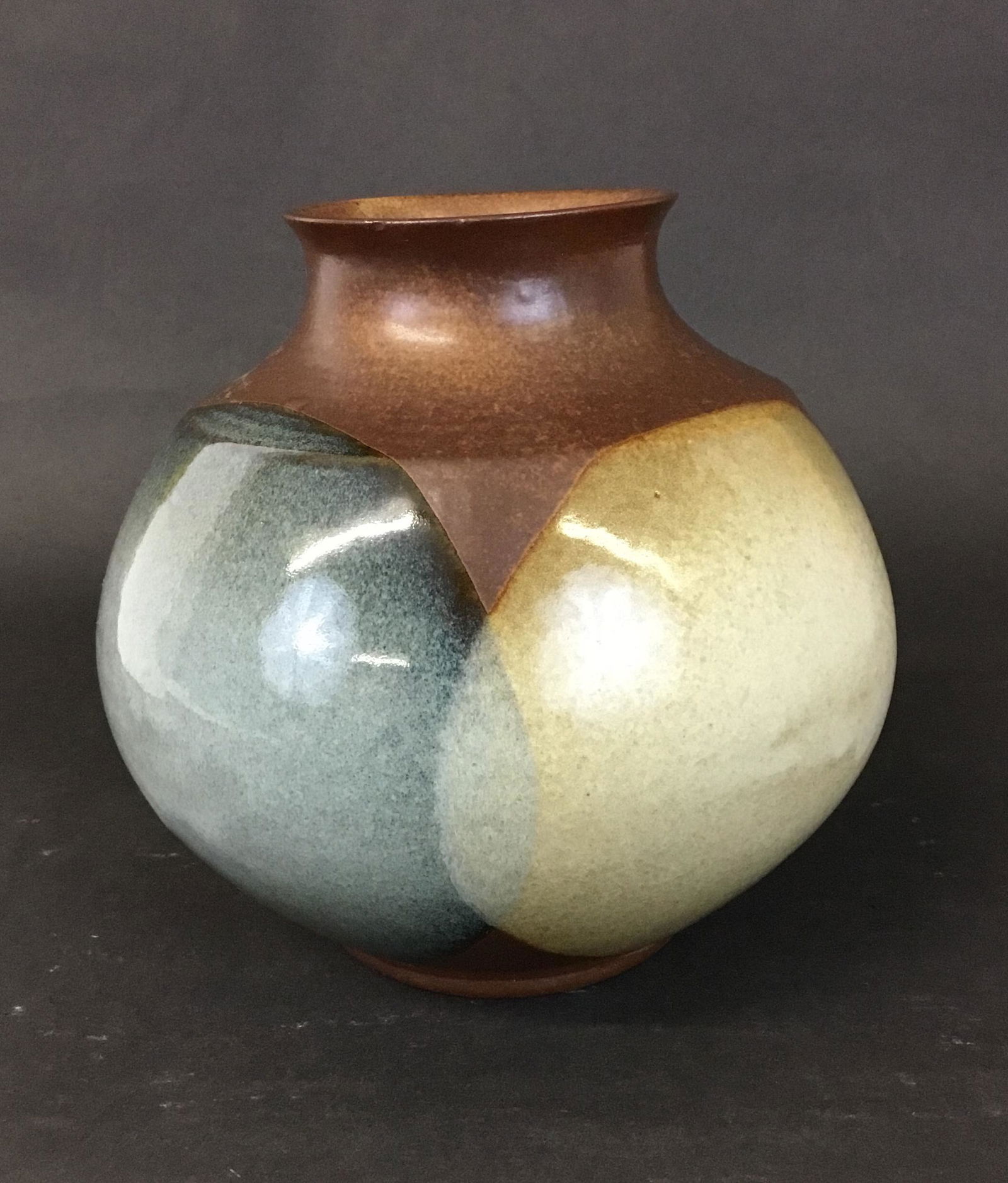 Robert Maxwell Studio Pottery Vase: Nice vintage ceramic vase by Robert Maxwell, marked Pottery Craft at base. Measures 7.5" across and 7" tall.