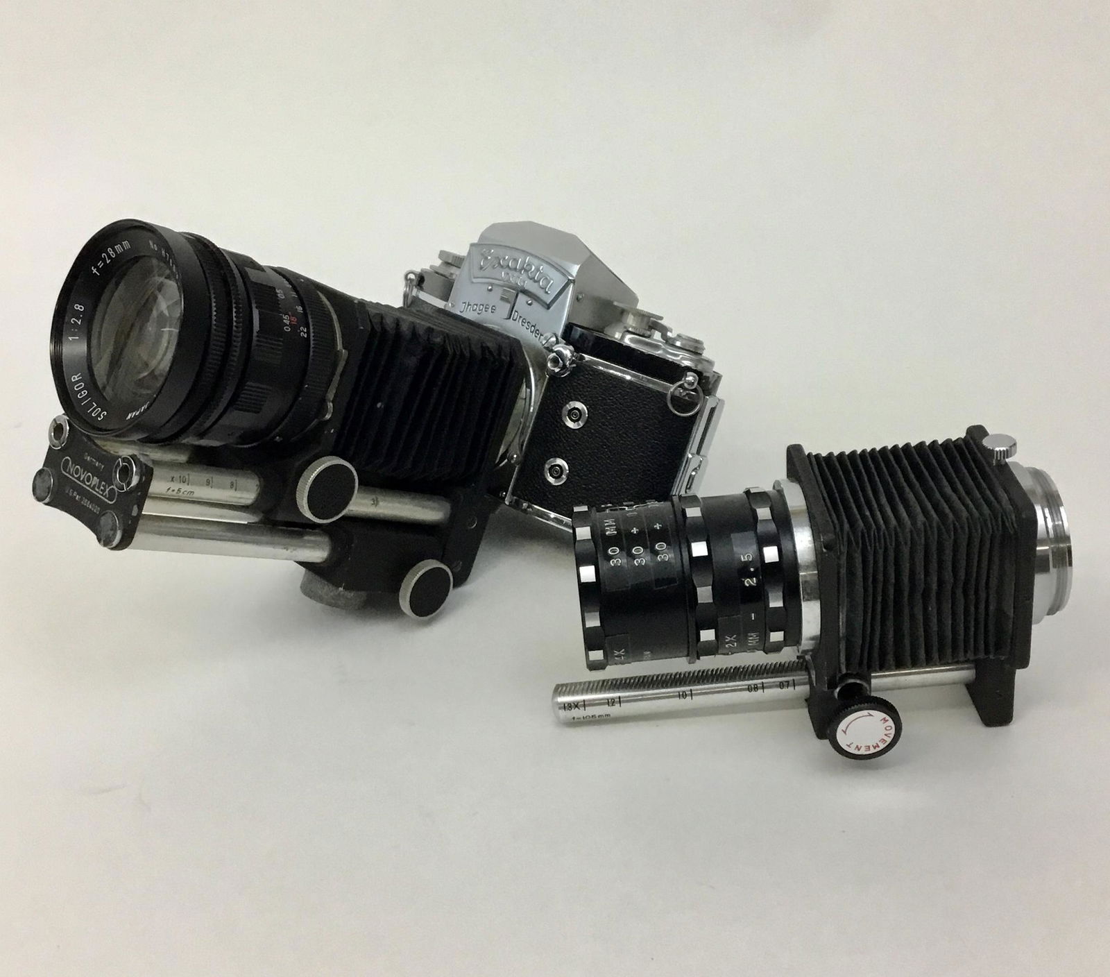 Exakta VXIIa Camera with Rail Bellows Lens (1 of 8)