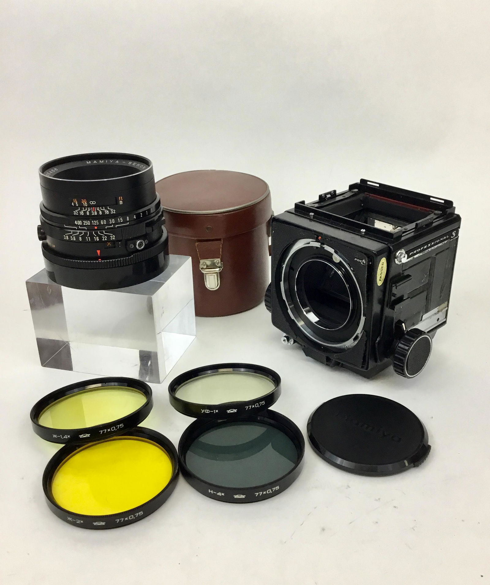 Mamiya RB67 Body Lens and Filters (1 of 6)