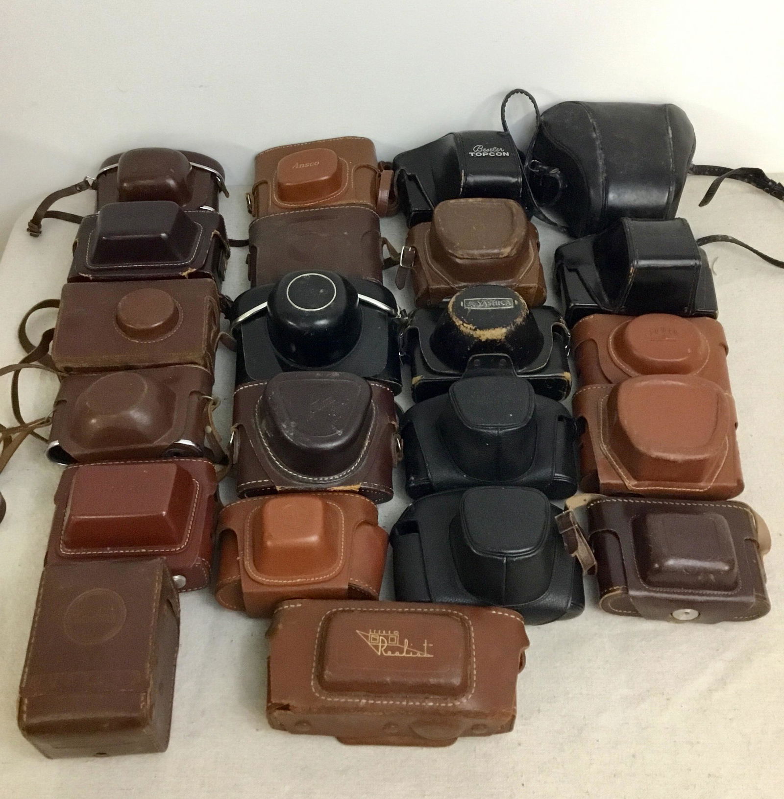Lot of Vintage Camera Cases Yashica Exakta Beseler (1 of 5)