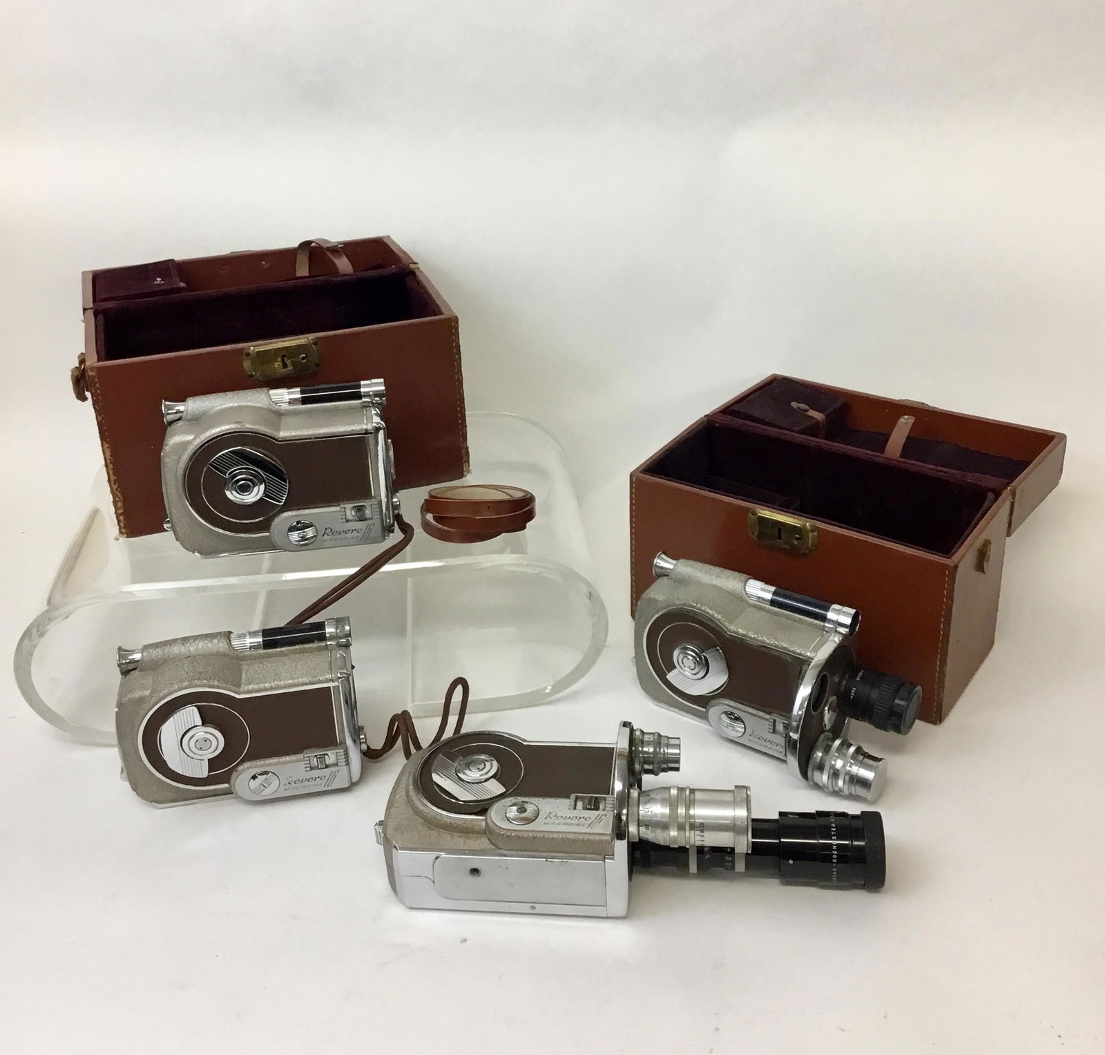 Four Vintage Revere 16mm 16 Movie Cameras with Case (1 of 5)