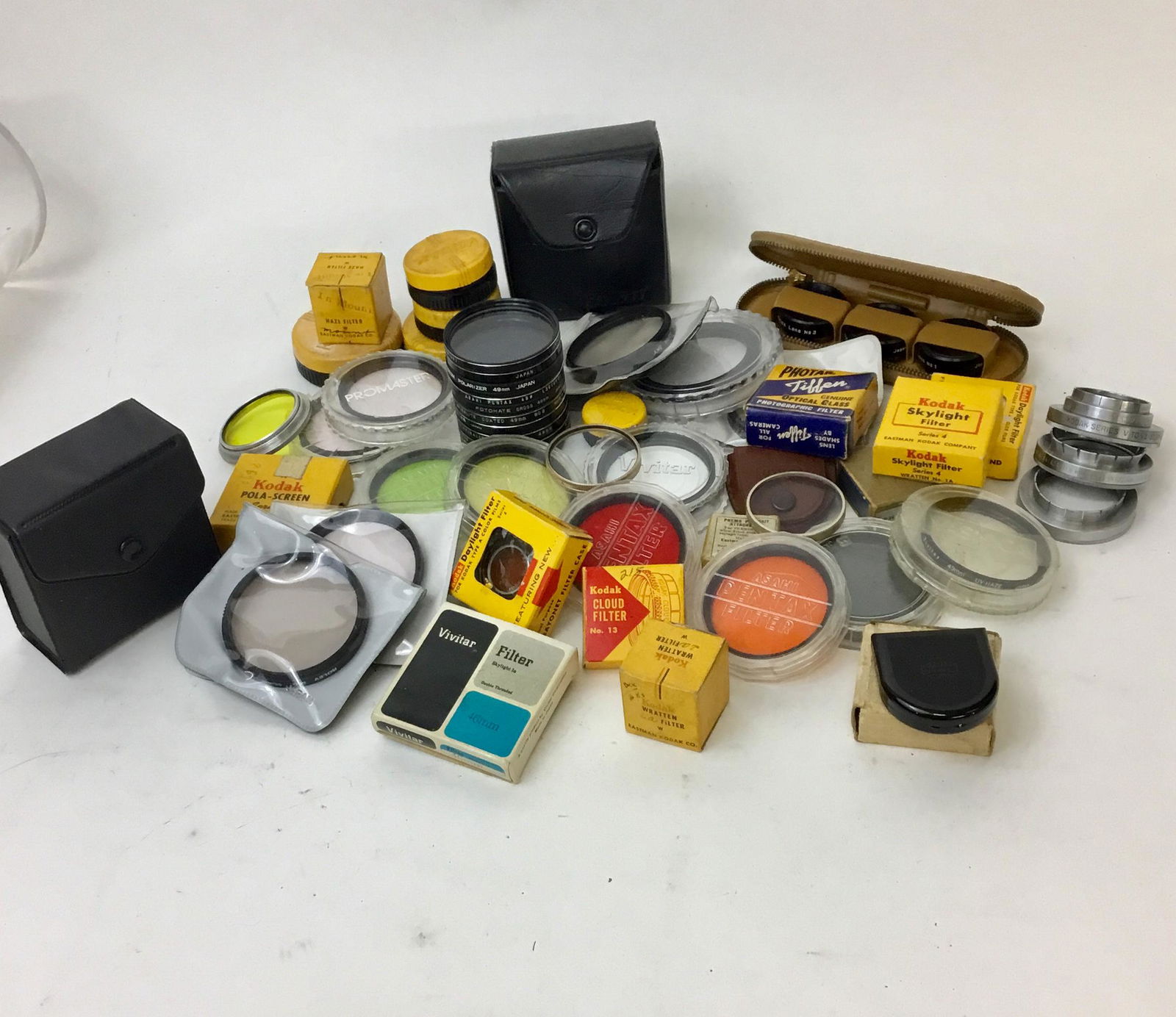 Lot of Vintage 35mm Camera Filters Haze Color Zeiss (1 of 7)