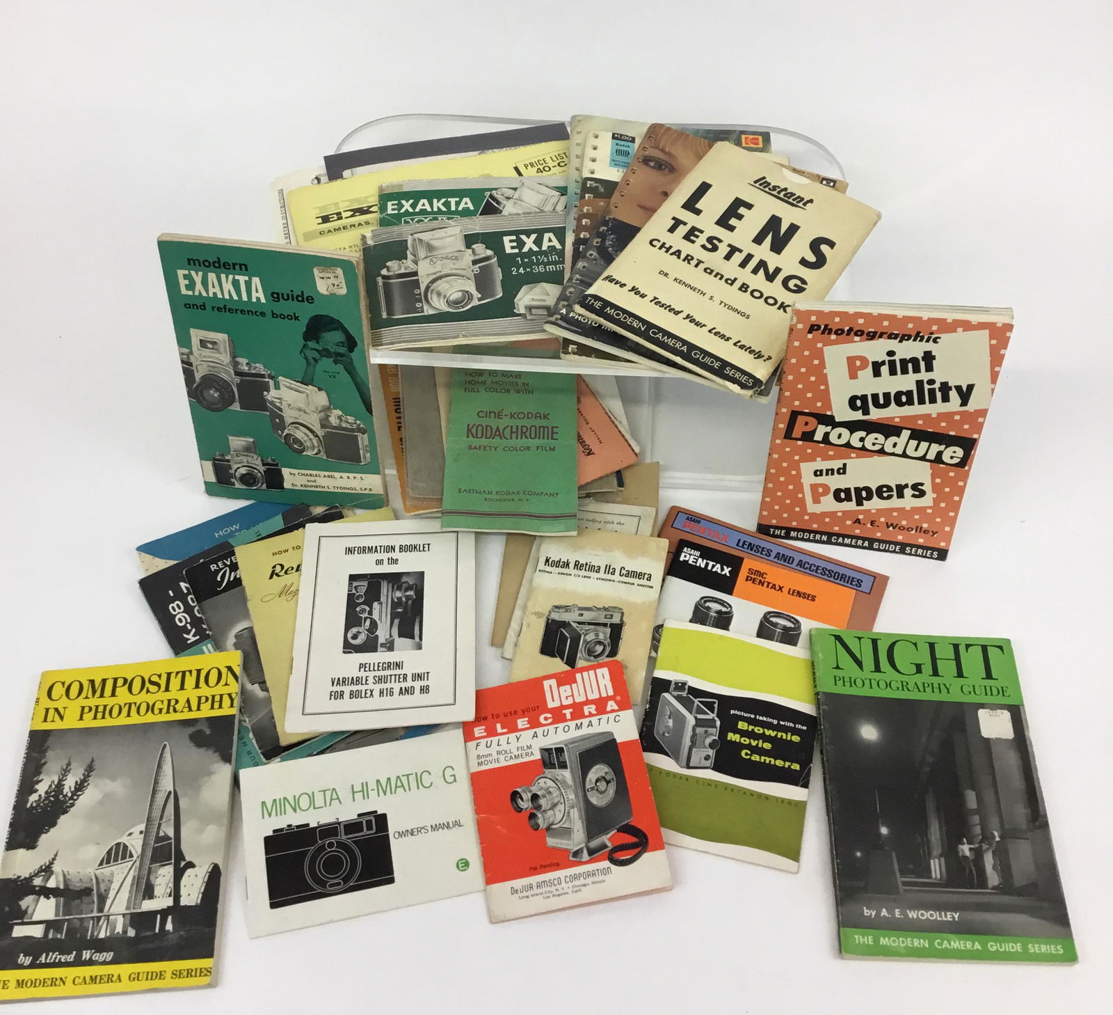 Lot of Vintage Camera Manuals Brochures Booklets 35mm (1 of 6)