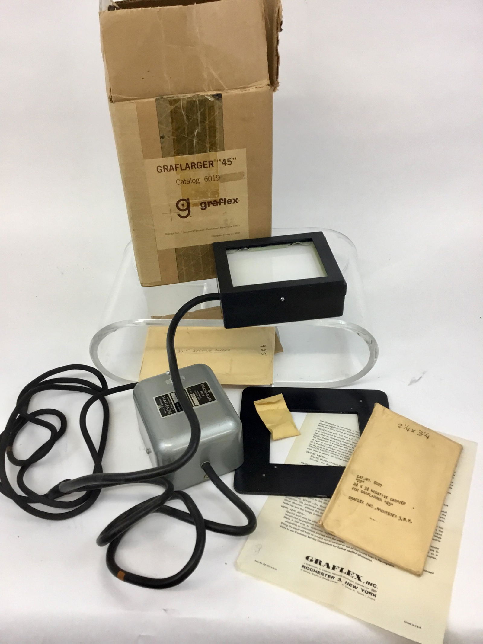 Graflex Graflarger Enlarging Setup for Large Format 4 x: Graflex Graflarger in box with accessories.