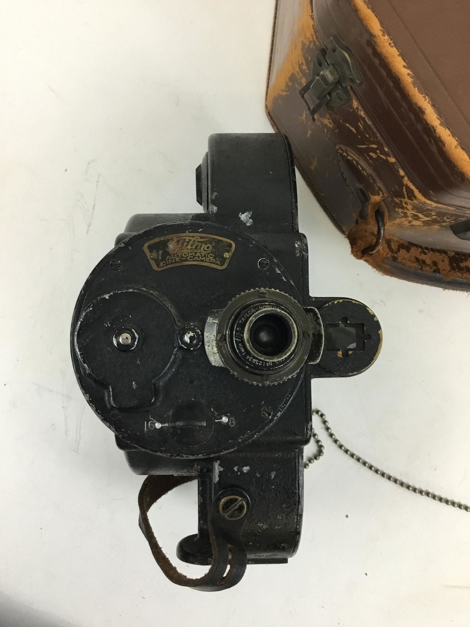 Bell & Howell Filmo Automatic Cine-Camera in Leather (1 of 5)