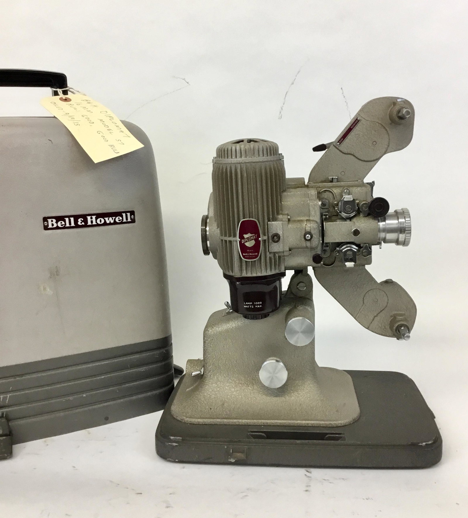 Bell & Howell Diplomat 16mm Movie Projector (1 of 4)