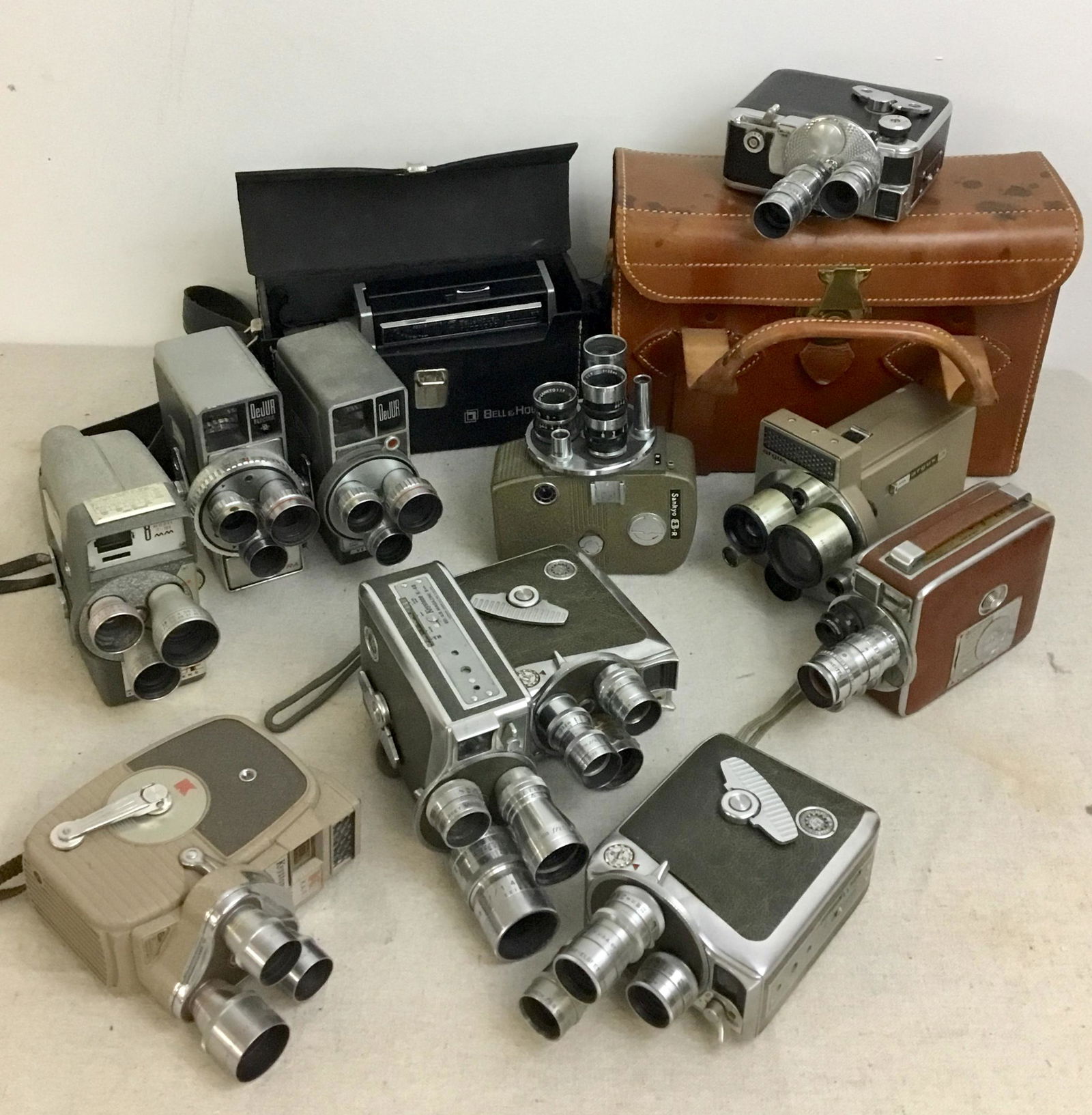 Vintage 8mm Movie Cameras DeJur Argus Bell & Howell (1 of 4)