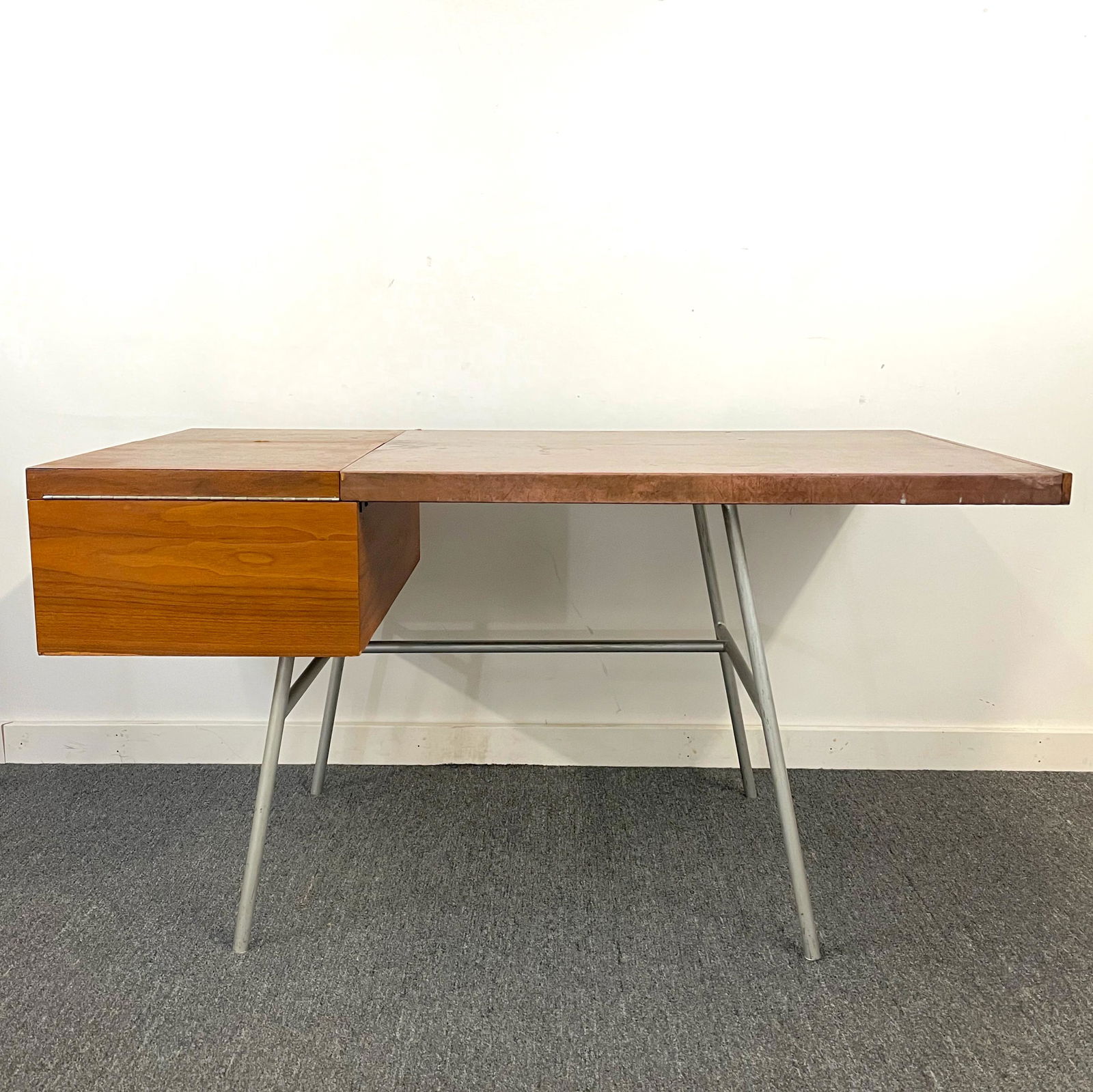 George Nelson for Herman Miller Desk 4658 (1 of 10)