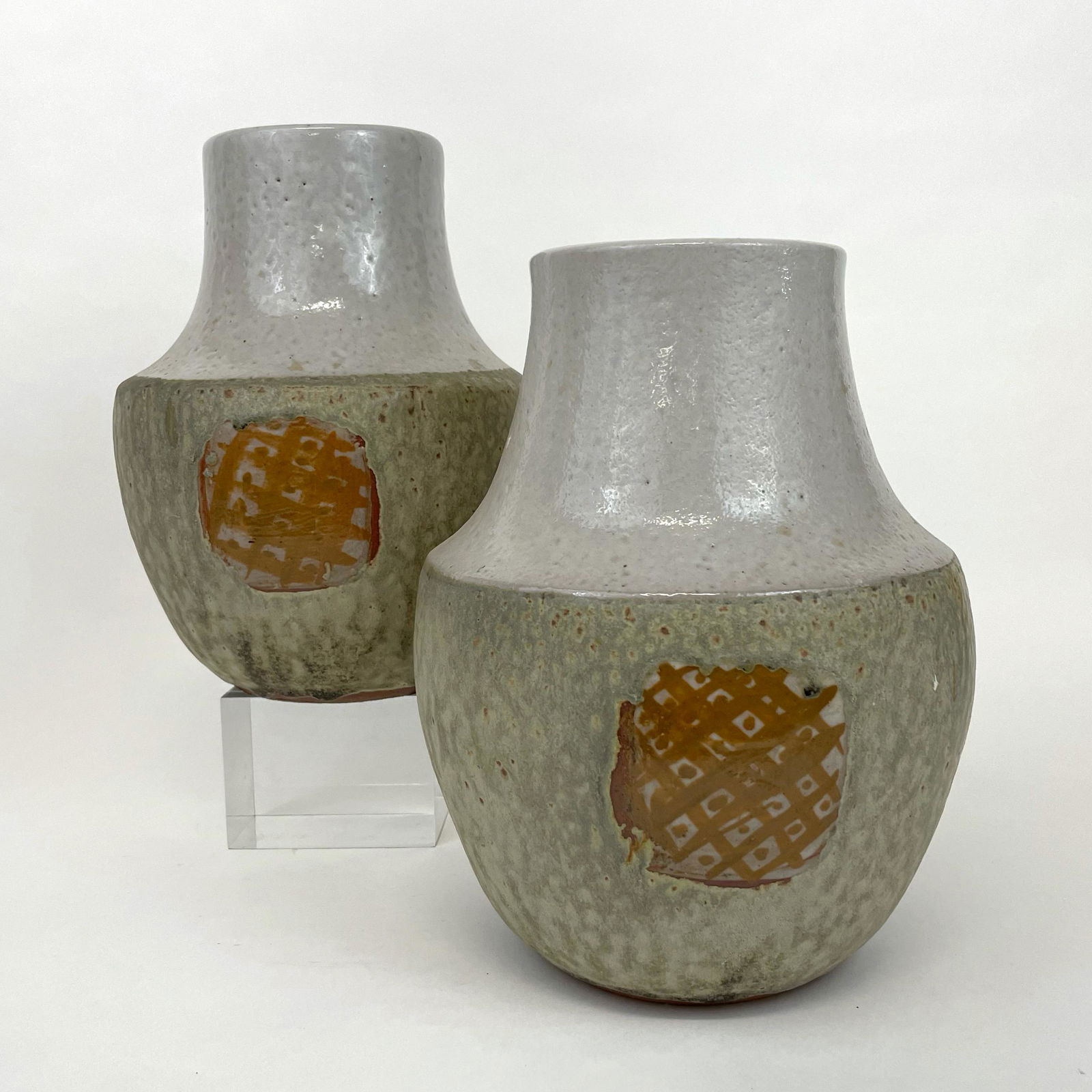 Paul Chaleff Pair of Studio Pottery Vases 1977 (1 of 8)