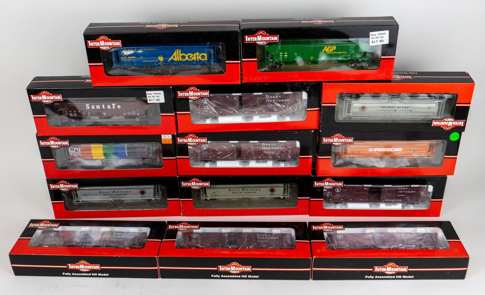 Lot of 14 InterMountain Railway Train Cars Hoppers Boxcar Great Northern and more (1 of 5)