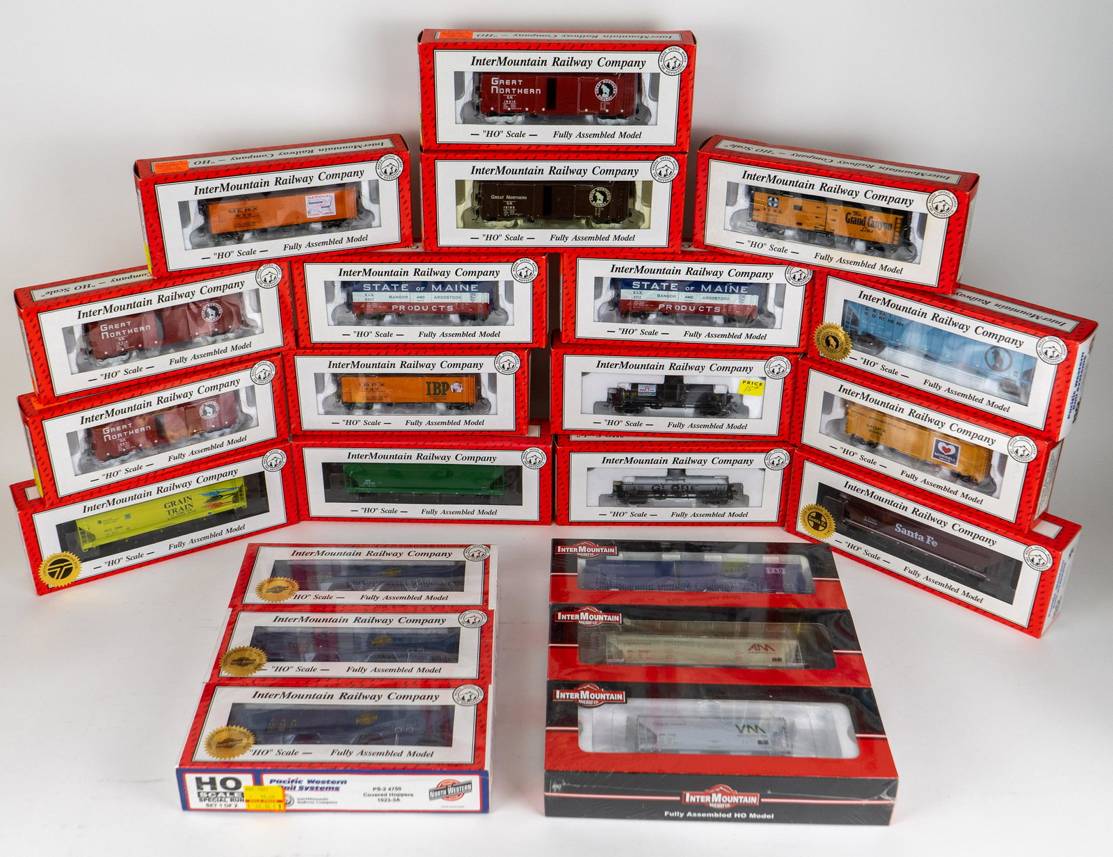 Lot of 22 InterMountain Railway Company Train Cars Great Northern, Hopper, Tank Cars  and more (1 of 5)