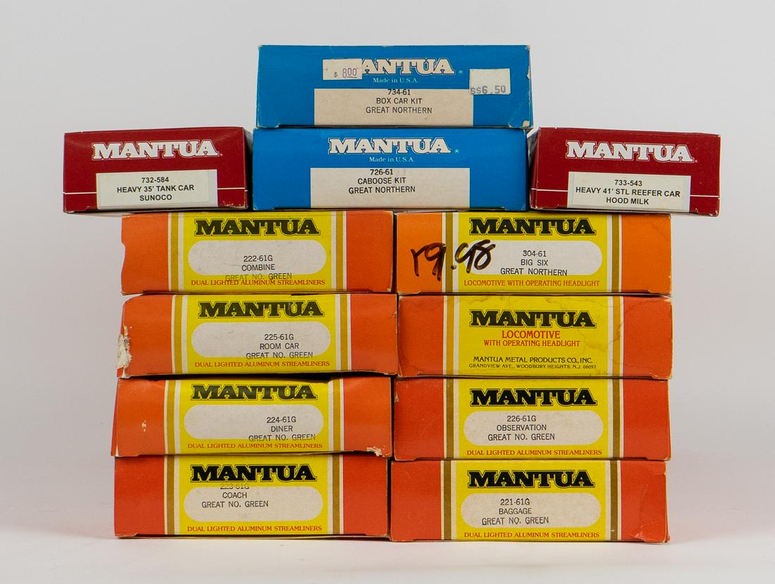 Lot of 12 Mantua HO Scale Train Cars Dual Lighted Aluminum Streamliners Tank Cars Reefer Car and (1 of 16)