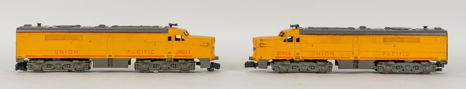 Lot of 2 American Flyer Trains by Gilbert 3/16 Scale Both Union Pacific Locomotives (1 of 6)