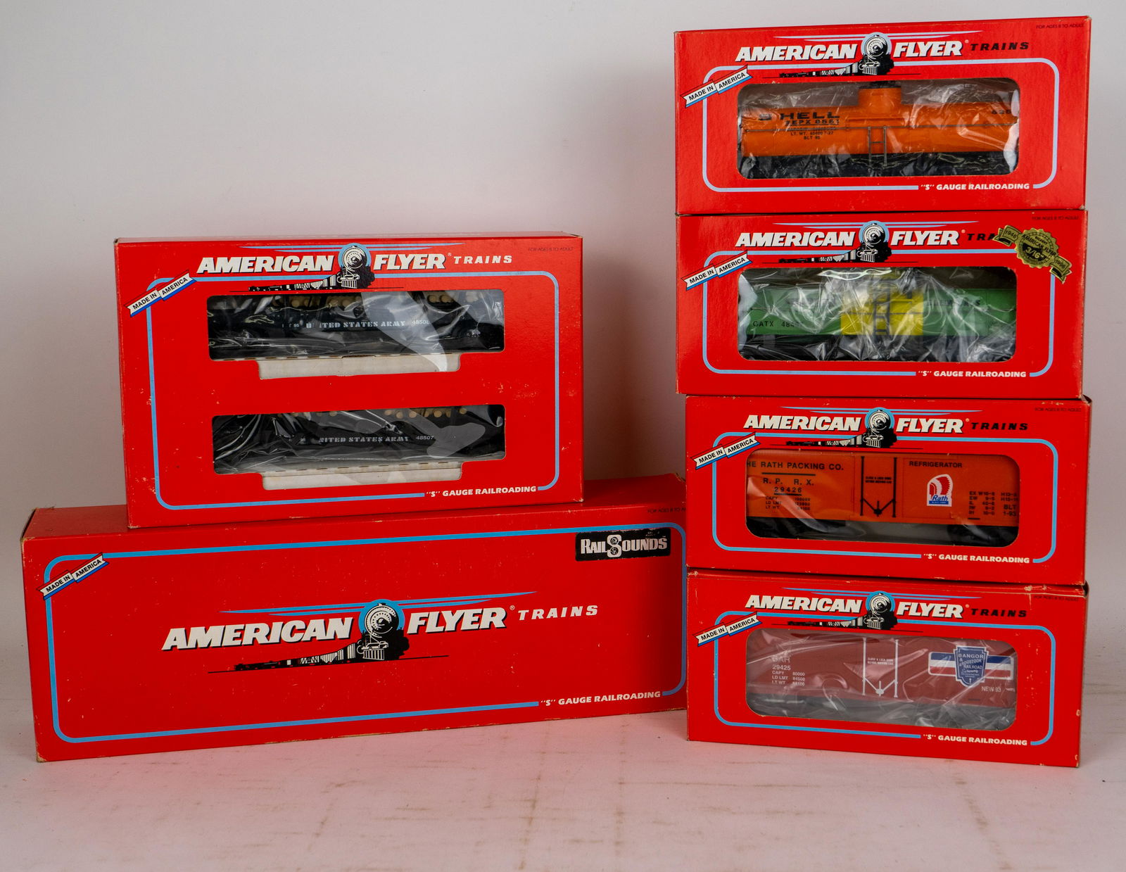 American Flyer S Gauge Union Pacific 48119 in Box, Army and more (1 of 12)