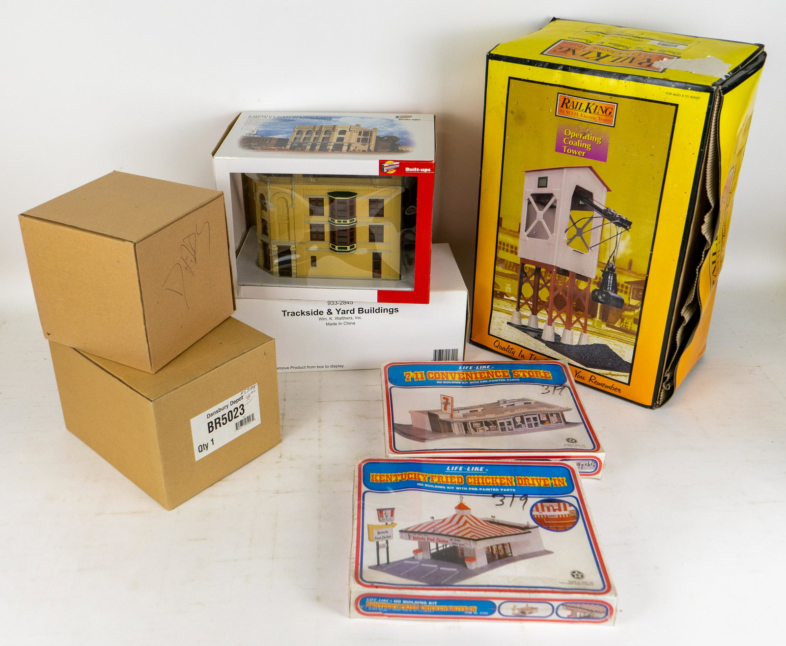 Lot of Model RR Buildings in Boxes Life Like, Rail King, Walthers and more (1 of 20)