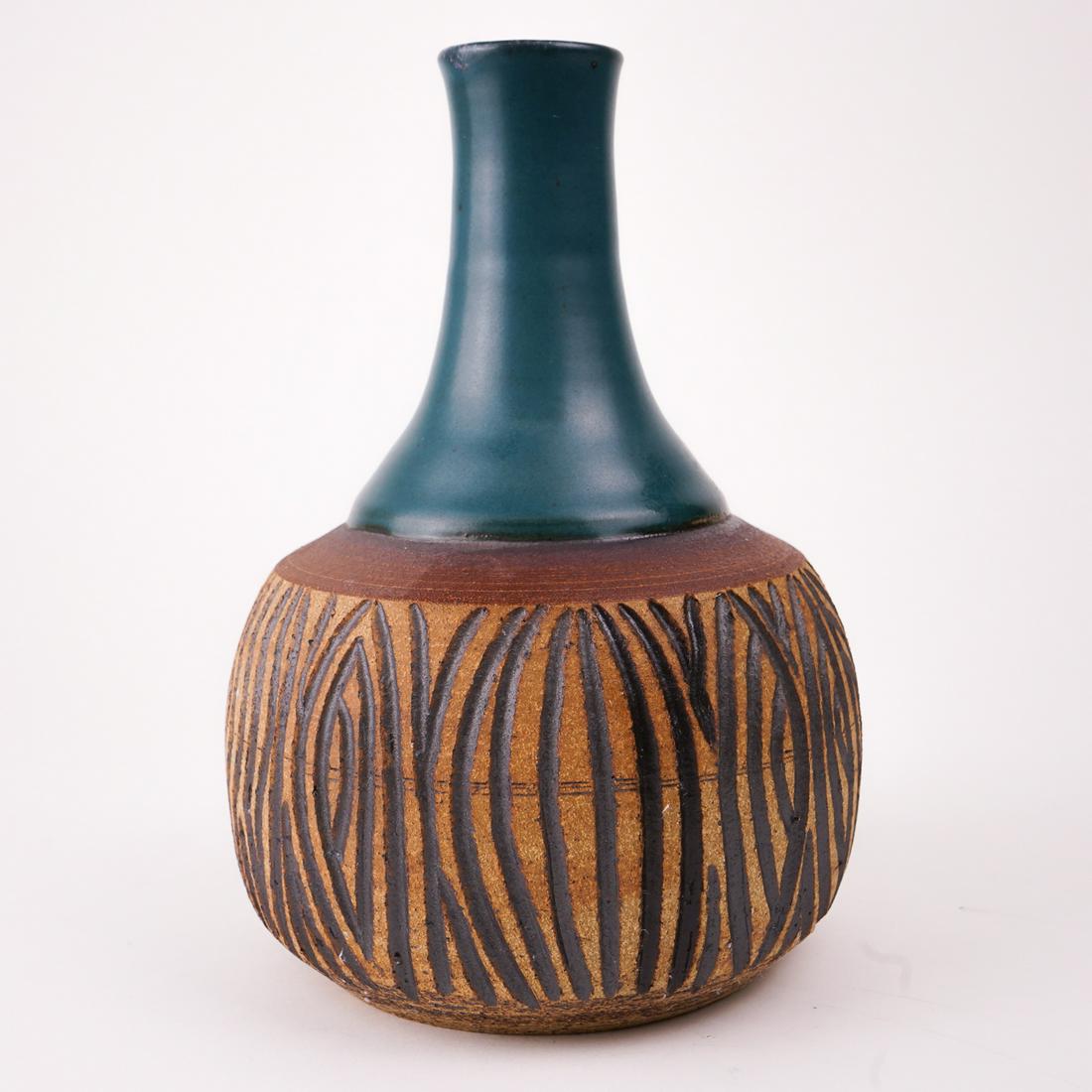 Victoria Littlejohn Studio Pottery Vase (1 of 4)