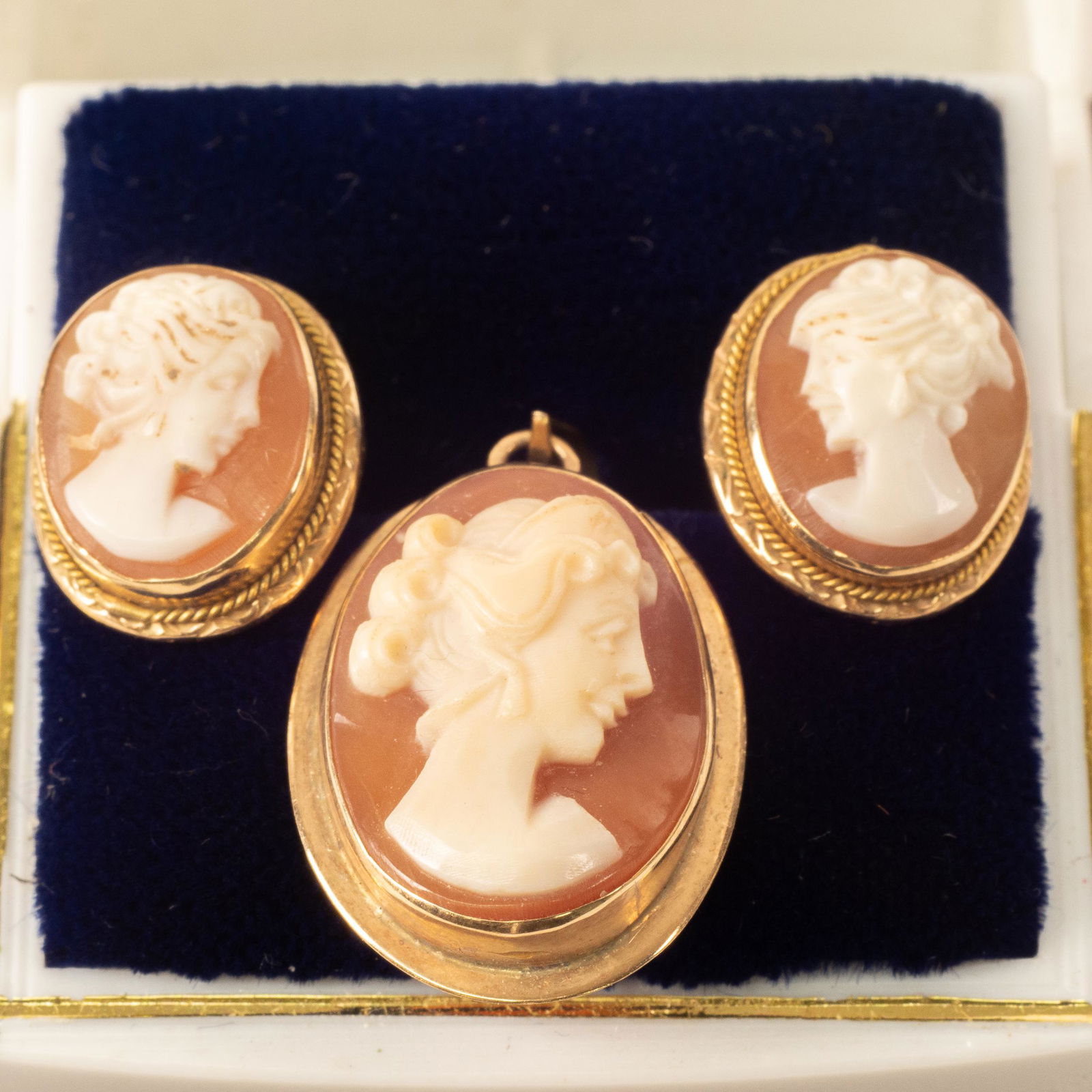 Pretty Set 14k Gold Cameo Earrings & Pendant (1 of 6)
