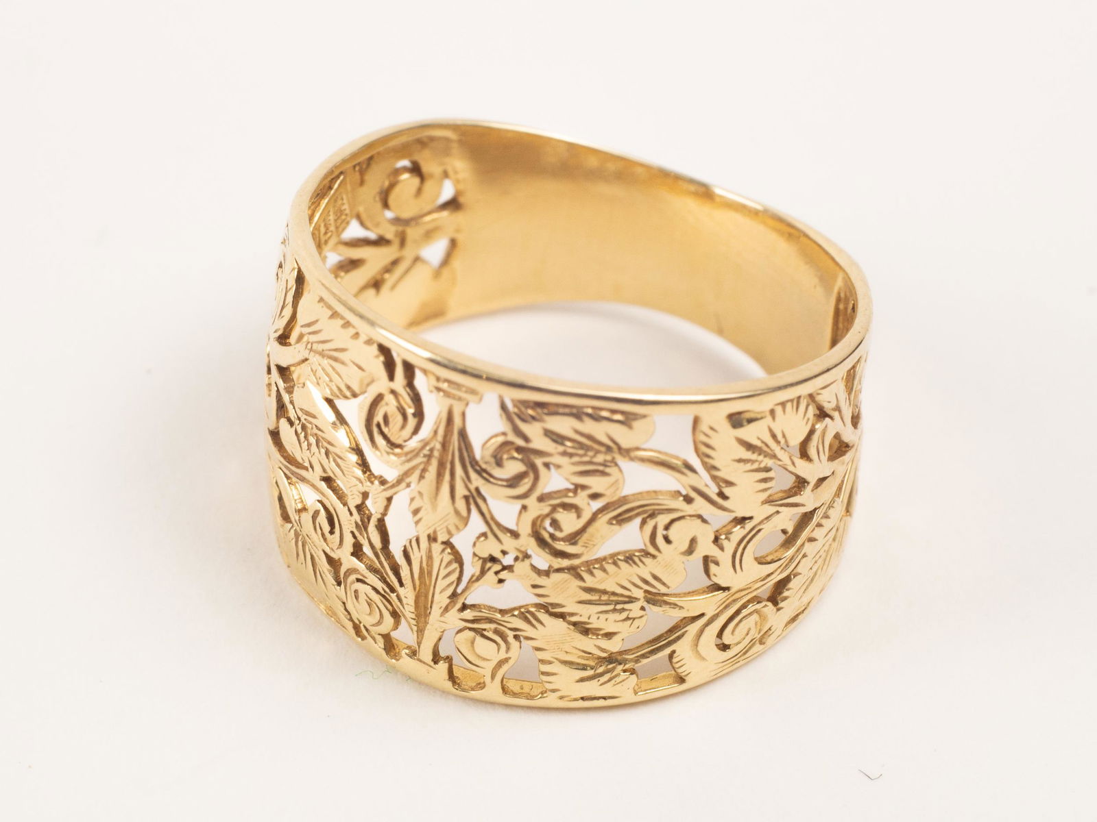 Openwork Filigree 14K Gold Cigar Band Ring (1 of 5)