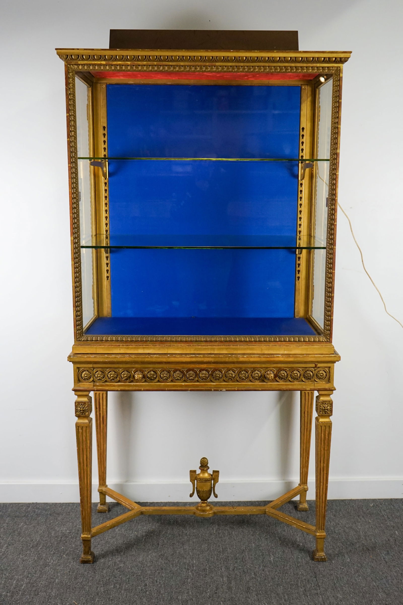 Antique Gilt Showcase on Bracket Base (B) (1 of 16)