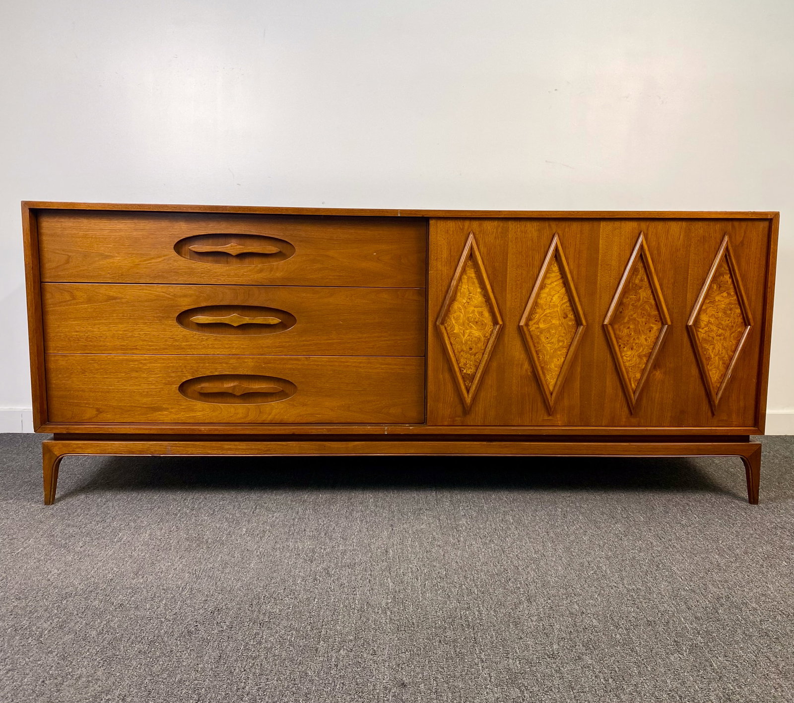 Young Manufacturing Mid-Century Walnut Credenza Dresser (1 of 10)
