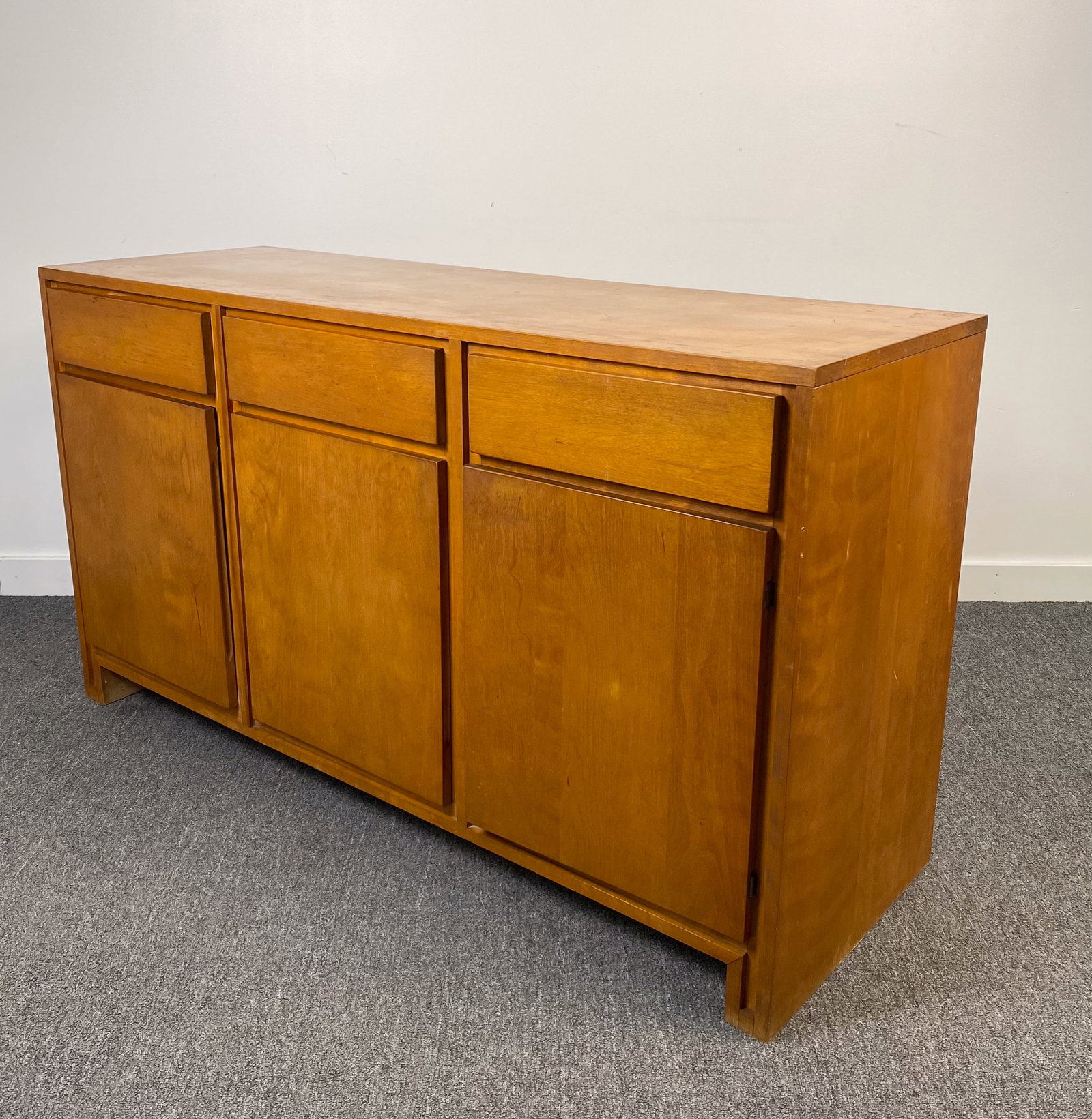 Conant Ball 1940's Maple Cabinet Lesley Diamond (1 of 7)