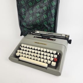 Olivetti Lattera 35i Typewriter with Case