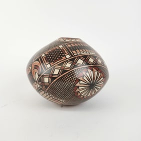 Mata Ortiz Pueblo Pottery Vase