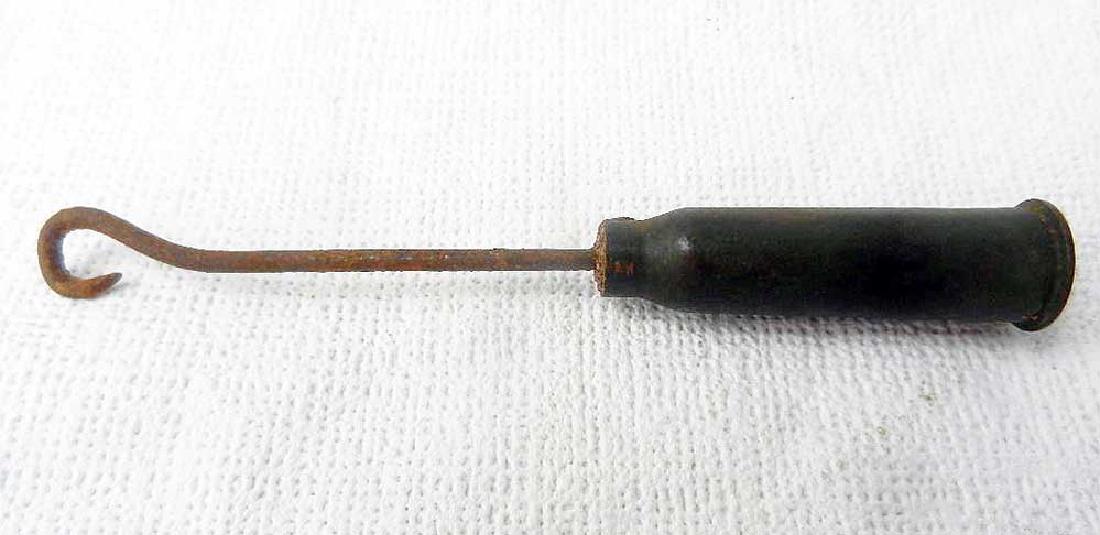 American - German WW2 Tool for Wire w. SHELL: For your consideration is the American - German WW2 Tool for Barb Wire with SHELL Cartridge, Trench Art. This is unusual tool for wire completed with Cartridge. It is possible only at Trench Art. The