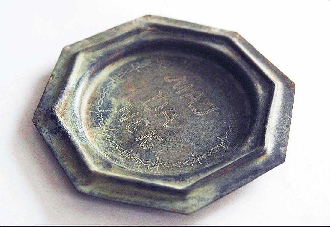 German WW2 Plate MAJDANEK w. Wire Barb, 1941 - 1944: For your consideration here is an Extremely Rare German WW2 Plate, 1941 - 1944. Plate has an inscriptin made by old technique: MAJDANEK and Wire Barb around. Wikipedoa: Majdanek, or KL Lublin, was a G