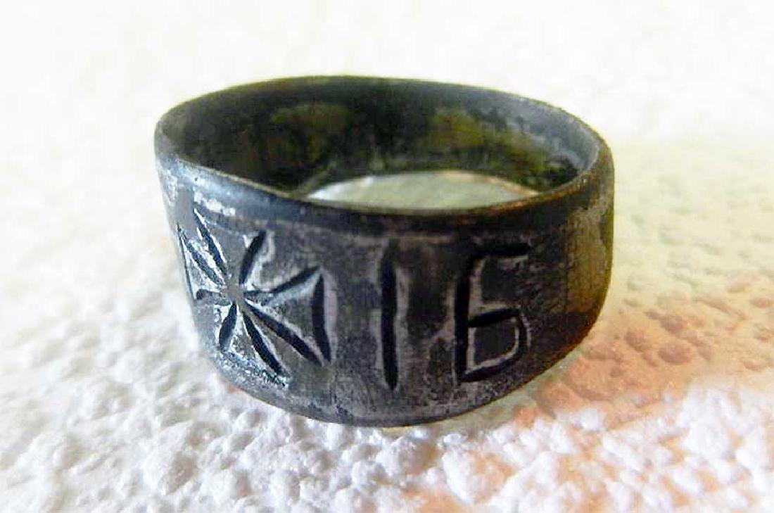 Original German WW1 Ring w. Iron Cross, 1916 (1 of 10)