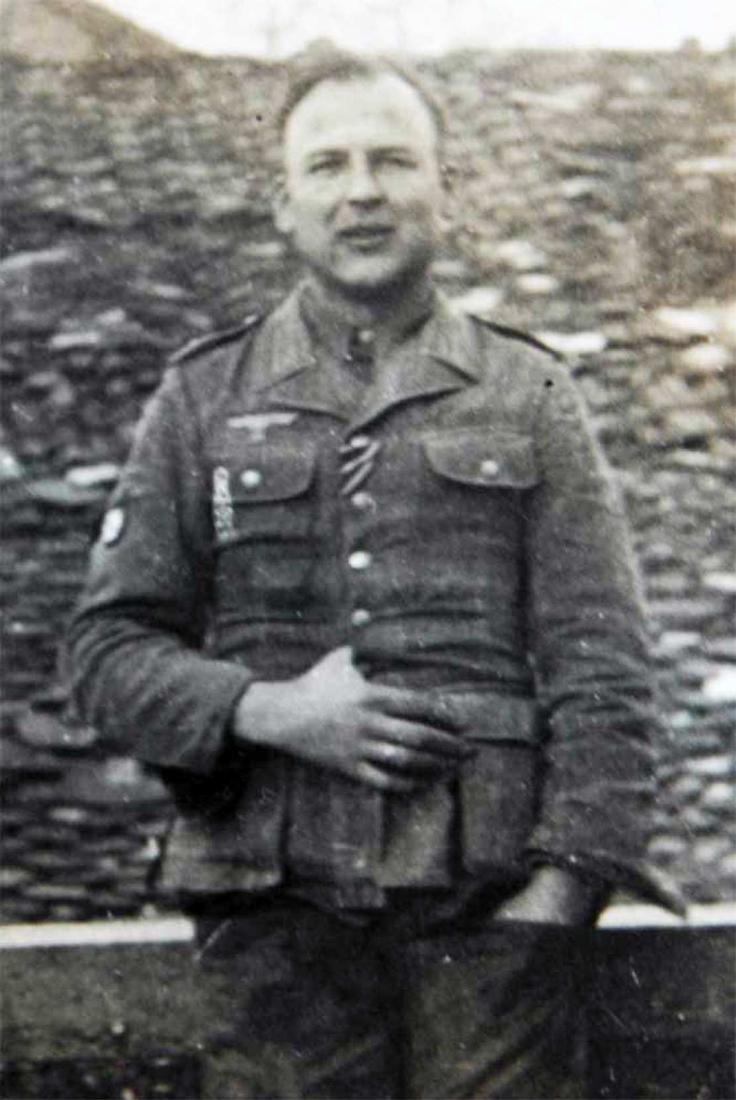 Photo of German volunteer soldier from ROA, 1945: For your consideration is the rare WWII photo of German volunteer soldier from ROA. For your convenience we will ship your items for a reasonable price. Combined shipping is available. PayPal payment