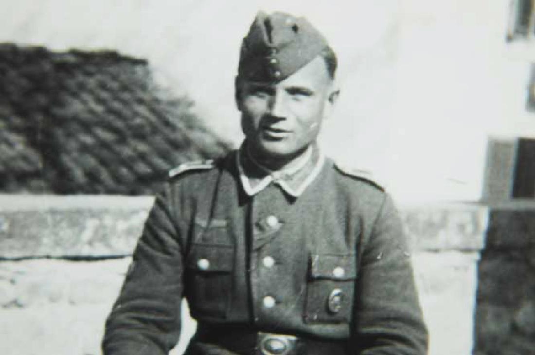 Photo of Russian volunteer soldier from ROA, 1943: For your consideration is the rare WWII photo of Russian volunteer soldier from ROA with German badge. Combined shipping is available. PayPal payment is also available. NO RESERVE auction !!