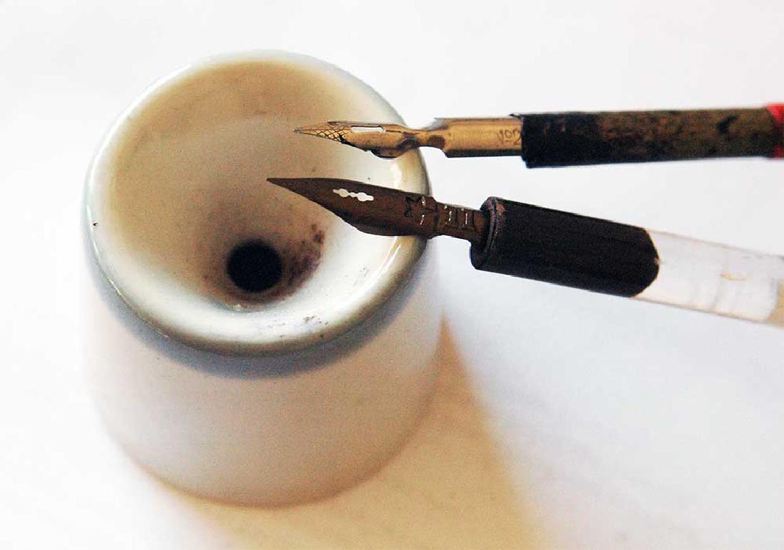 Rare WW2 inkwell fr. Litzmannstadt in Poland, 1941 (1 of 7)