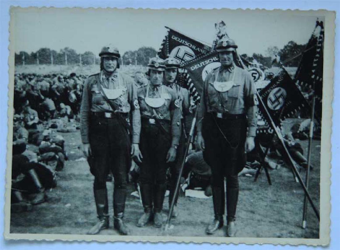 German WW2 Photo w. GORGET from KGB Archive (1 of 4)