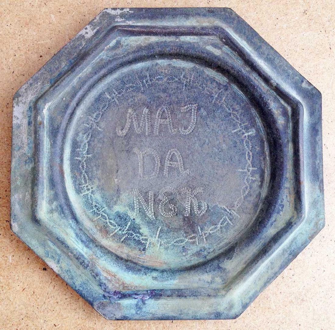 German WW2 PLATE w. Barb Wire fr. MAJDANEK KL, KZ: Extremely rare German WW2 PLATE with Barb Wire from MAJDANEK concentration camp. Engraving is done using old technique - look at the images. Recently the plate with Star of David (not from concentrati