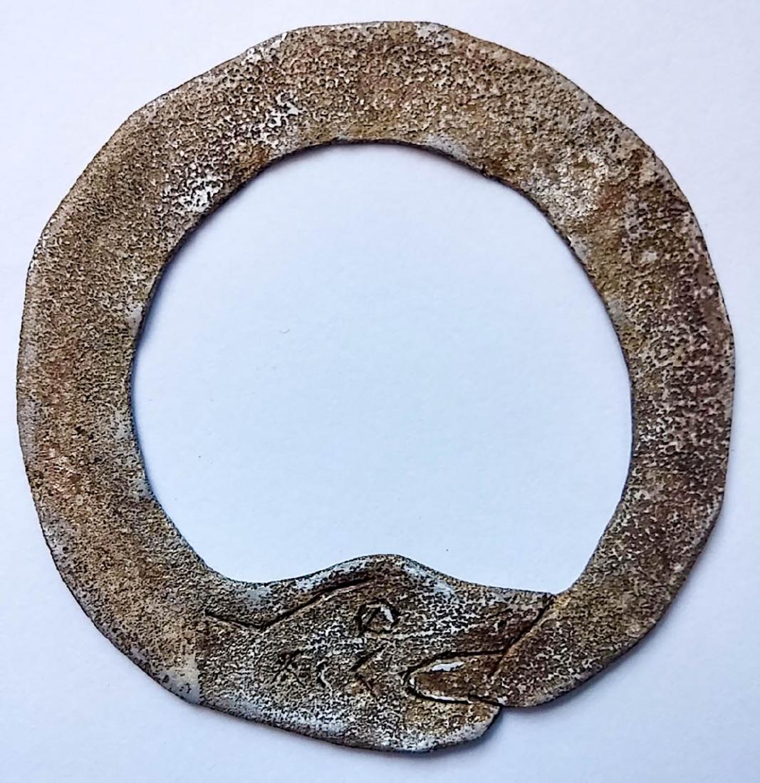 Rare WW2 Freemasonry MASON Ouroboros SNAKE: Original Jewish WW2 Freemasonry Ouroboros SNAKE from Litzmannstadt in Poland. Original, not reproduction. Size: 52 x 52 mm. Please note: last image is for sample only. Estimate price: $150 - $200. Rec