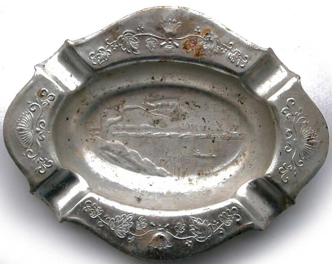 Russian Ashtray w. FISHING & HUNTING Motive, 1950x: Soviet Russian Ashtray with FISHING & HUNTING Motive, 1950x. Original, not reproduction. Size: 165 x 128 x 25 mm Please note: last image is for sample only. Estimate price: $70 - $100. NO RESERVE auct