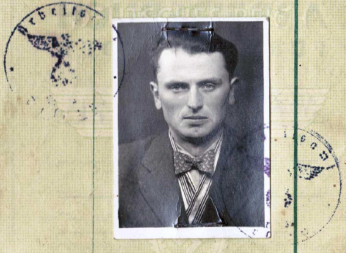 German WW2 Polish Arbeitsbuch w. Strange Notice: Rare German WW2 Arbeitsbuch for Polish Worker from Poland or Ukraine. On that particular ID we found a lot of strange notice: We are sure if you will make some research you will find VERY interesting 