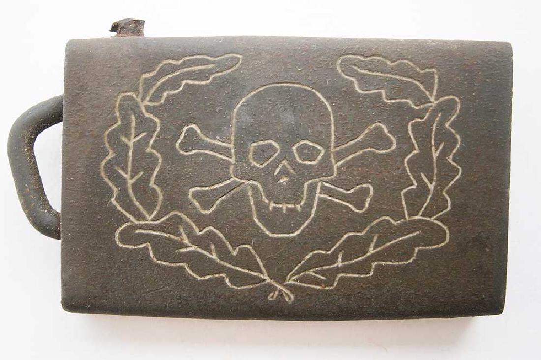 ORIGINAL GERMAN WW2 BELT BUCKLE w. SKULL & BONES: ORIGINAL GERMAN WW2 BELT BUCKLE with SKULL and BONES Very unusual belt buckle. Trench Art. It will be nice additional to any collection !! This item was obtained from a large old collection in Europe.