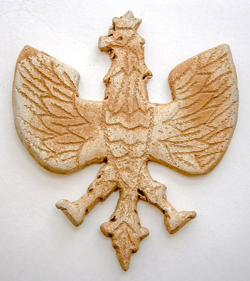 POLISH WW2 EAGLE fr. ARMIA KRAJOWA, TRENCH ART: POLISH WW2 EAGLE from ARMIA KRAJOWA, TRENCH ART Trench art. Original, not reproduction. SIZE: 57 x 48 mm. Hand made, very nice job. Please note: last image is for sample only. ESTIMATE PRICE: $100 - $