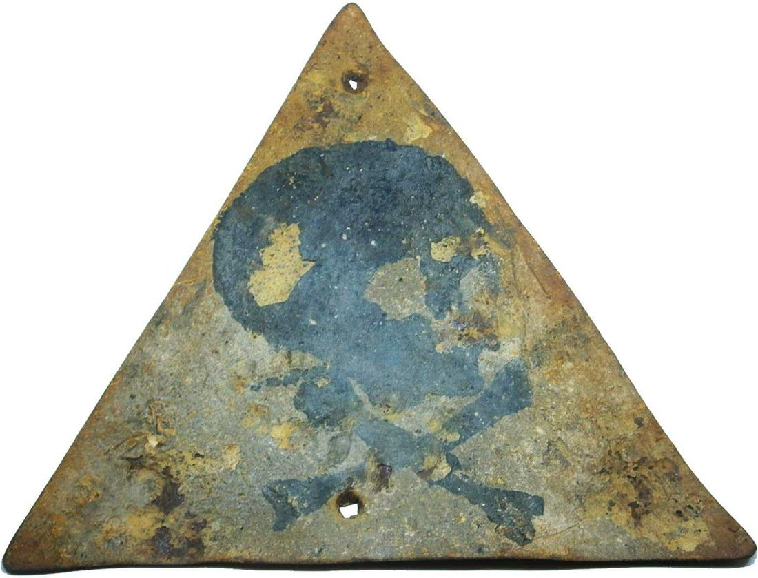 GERMAN WW2 SIGN STOP ENTRY w. SKULL & BONES: ORIGINAL GERMAN WW2 SIGN STOP ENTRY with SKULL and BONES, 1941-1945 Original, not reproduction. The item is perfect for museum or private collection. SIZE: 193 x 175 mm. Please note: last image is for