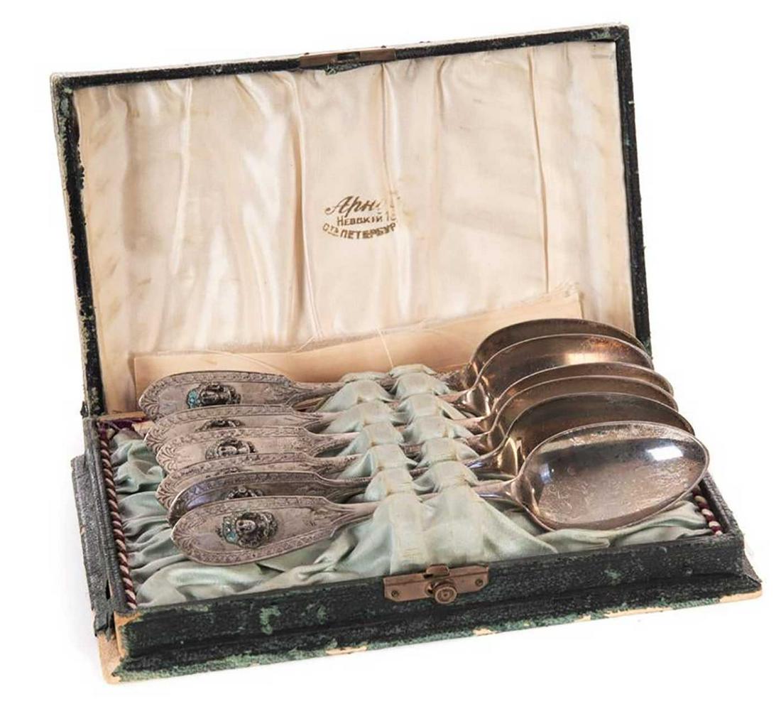 RUSSIAN ANTIQUE SILVER SPOON SET in BOX, 1913: UNUSUAL RUSSIAN ANTIQUE SILVER SPOON SET in BOX, 1913 Antique Russian 84 Silver Spoon Set (6) in Box. Made by Arno Jewellery in Sanct Petersburg. Each spoon marked - please see the images. From real o