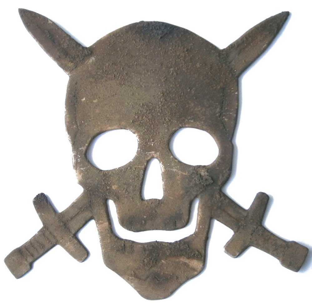 GERMAN WW2 COCKADE w. SWORDS fr. SPECIAL TROOP: GERMAN WW2 COCKADE with SWORDS from SPECIAL TROOP Trench art. This item was obtained from a large old collection in Europe. We are selling an old collection of WW2 trench art items. Please note: last 