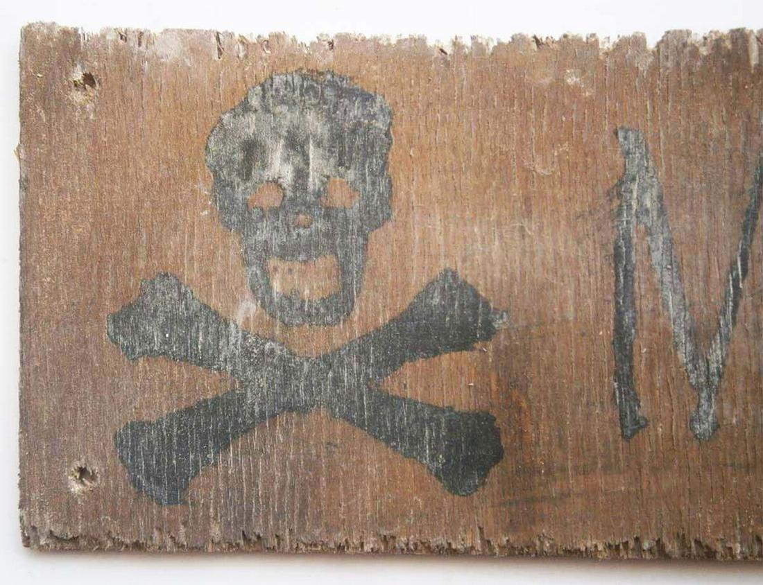 GERMAN WW2 NAZI MINEN SIGN w. SKULL & BONES: GERMAN WW2 NAZI MINEN SIGN with SKULL and BONES The sign is handmade and made on plywood. CONDITION: The item is described to the best of our knowledge. Please refer to pictures and email with any que
