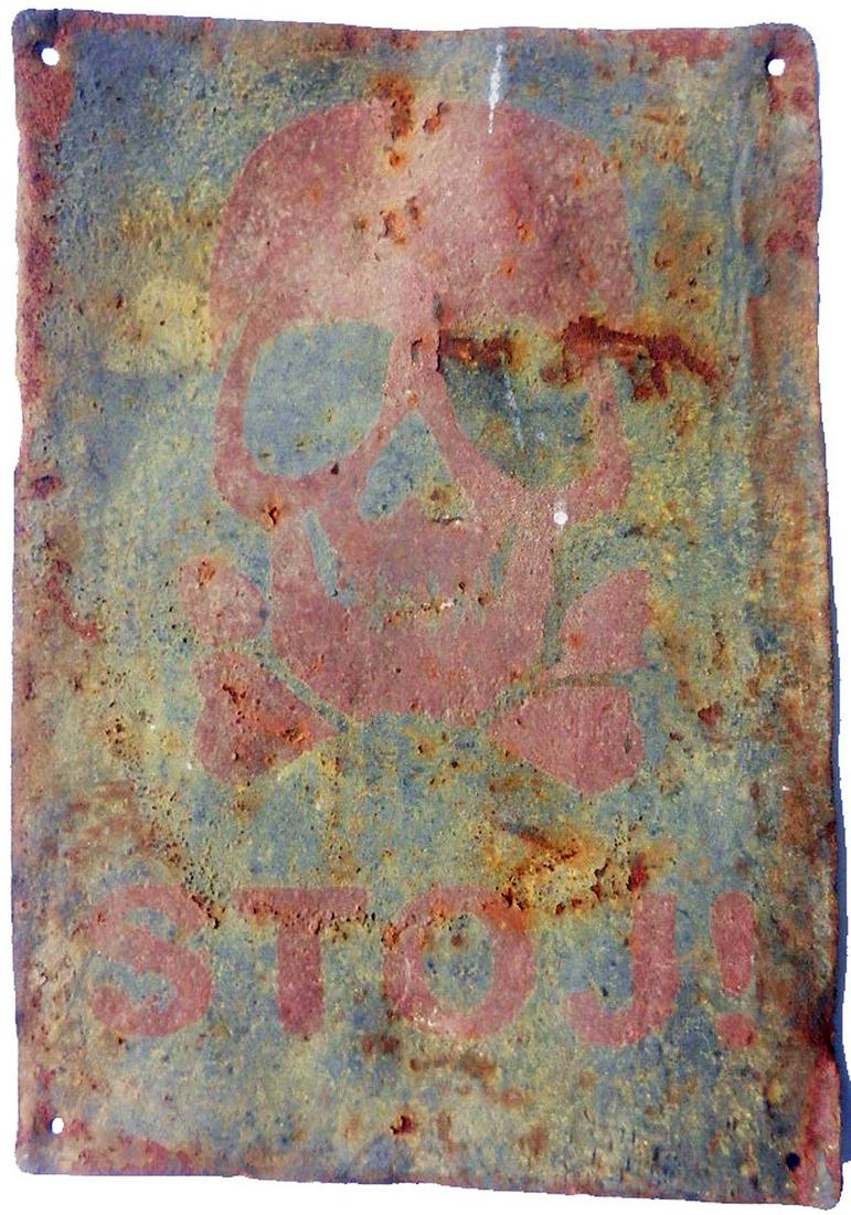 GERMAN WW2 SIGN w. SKULL & BONES, 1941-1945: GERMAN WW2 SIGN with SKULL and BONES, 1941-1945 The sign has a text in Polish: STOJ. Trench art, 1941-1945. The item is perfect for museum or private collection. This kind of signs was used in concent