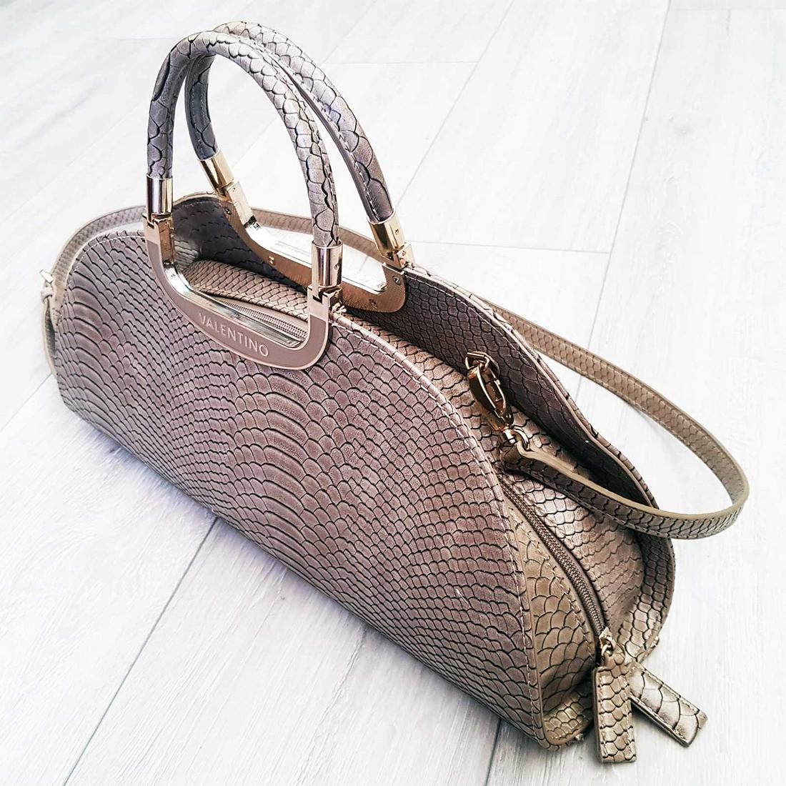 MARIO VALENTINO LEATHER HANDBAG: VALENTINO BY MARIO VALENTINO WOMEN's LEATHER CROSSBODY HANDBAG Valentino bag purse Mario Vanlentino Italy. VALENTINO by Mario Valentino Women's leather crossbody bag in beige. This beautiful handbag