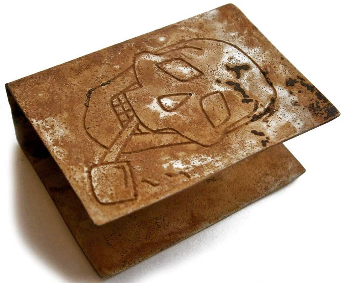 GERMAN WW2 CLIP for MATCHES w. SKULL & BONES: GERMAN WW2 CLIP for MATCHES with SKULL and BONES Trench art, 1941-1945. CONDITION: The item is described to the best of our knowledge. Please refer to pictures and email with any questions. SIZE: 57 x