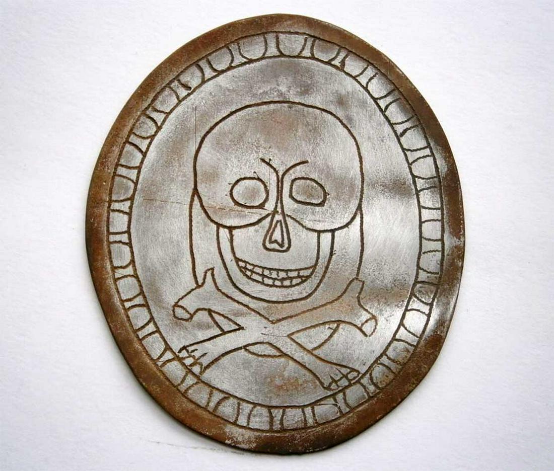 GERMAN WW2 SHIELD w. SKULL & BONES, 1941-1945: GERMAN WW2 SHIELD with SKULL and BONES, 1941-1945 Trench art, 1941-1945. The item is perfect for museum or private collection. Unusual design. This is a real witness of awful period of history. We are