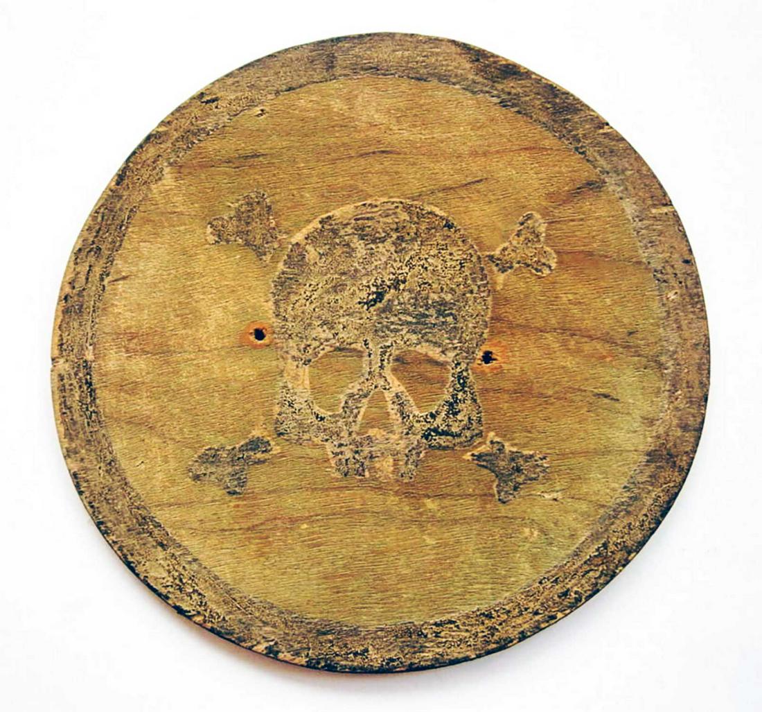 GERMAN WW2 SIGN PLATE w. SKULL & BONES: GERMAN WW2 SIGN PLATE with SKULL and BONES CONDITION: The item is described to the best of our knowledge. Please refer to pictures and email with any questions. SIZE: 174 x 171 x 5 mm. This item was o